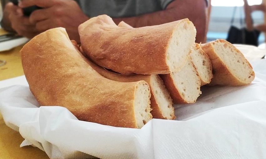 pitta calabrese bread