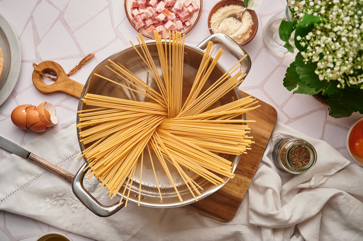 cook the spaghetti for carbonara