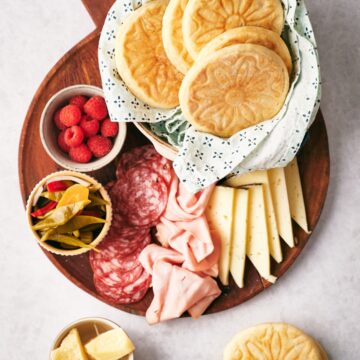 Picture of Tigelle Foccaccine Bread on a cutting board