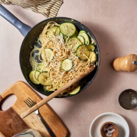 Vegetarian carbonara in a pan