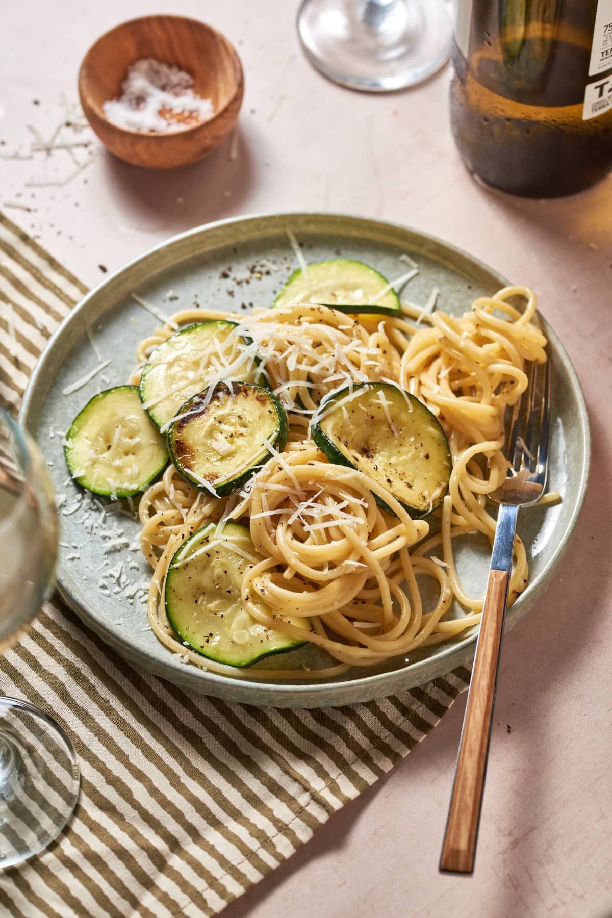 Vegetarian carbonara served on a plate