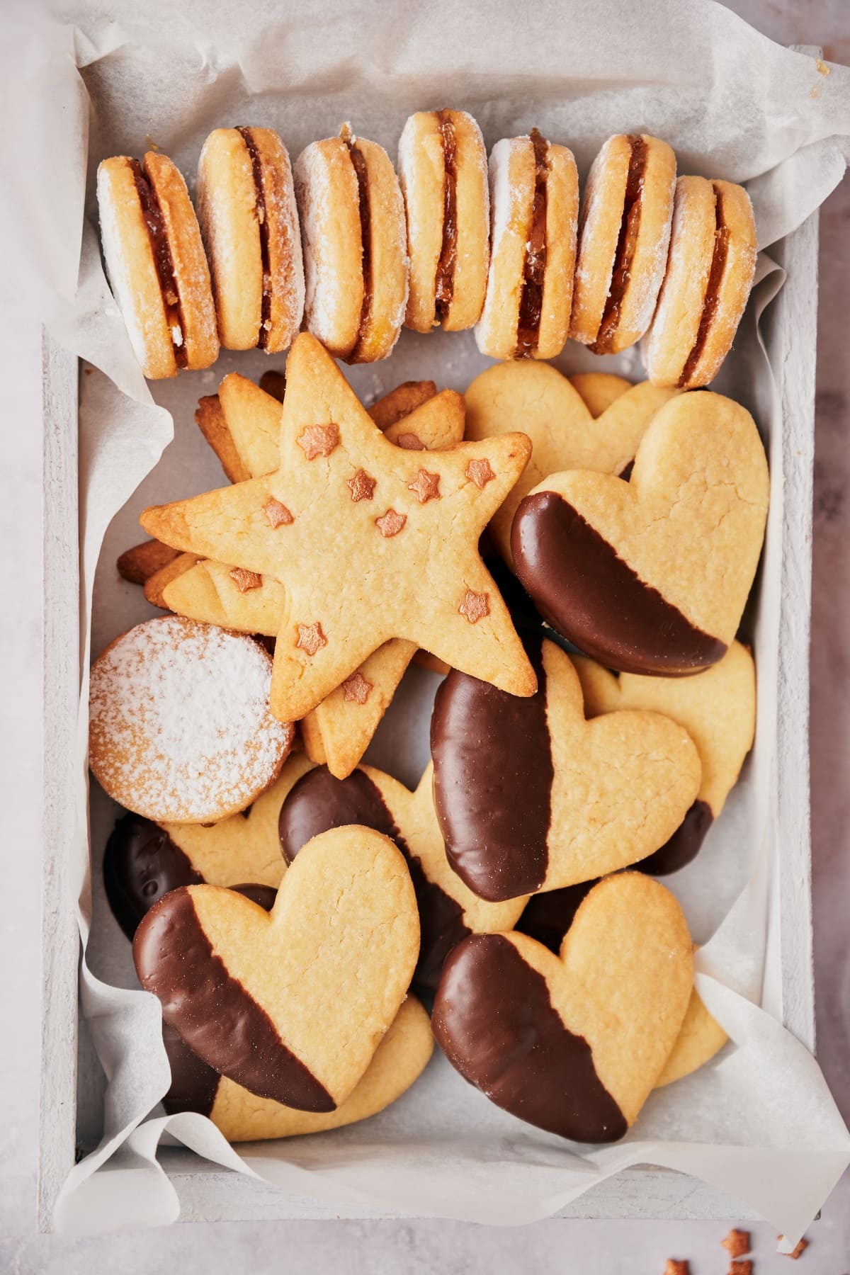 italian butter cookies in a box