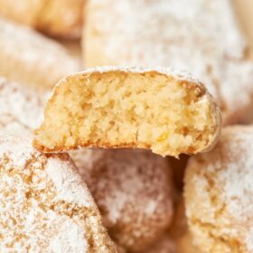 pile of ricciarelli