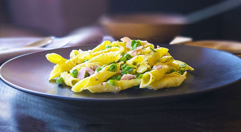 homemade Garganelli with Cream, Ham and Peas Recipe