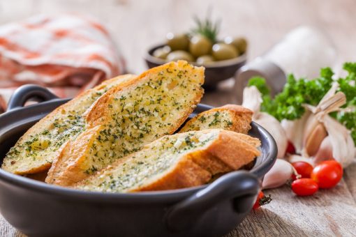 How to Make Homemade Garlic Bread