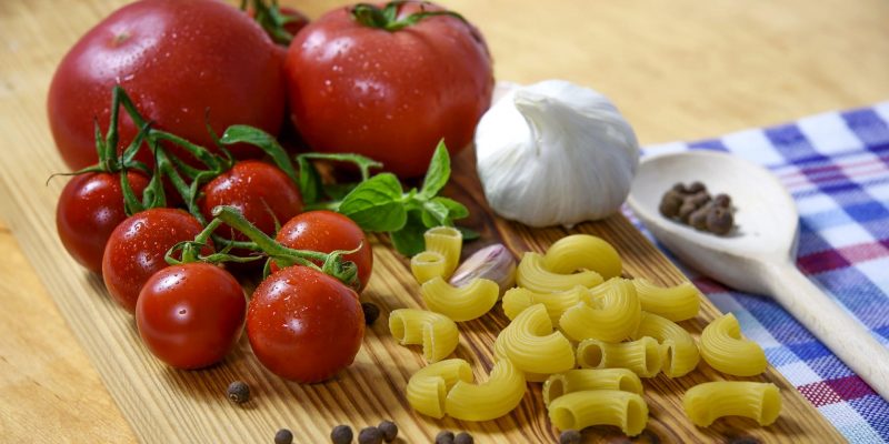 tomatoes, pasta, garlic, black pepper