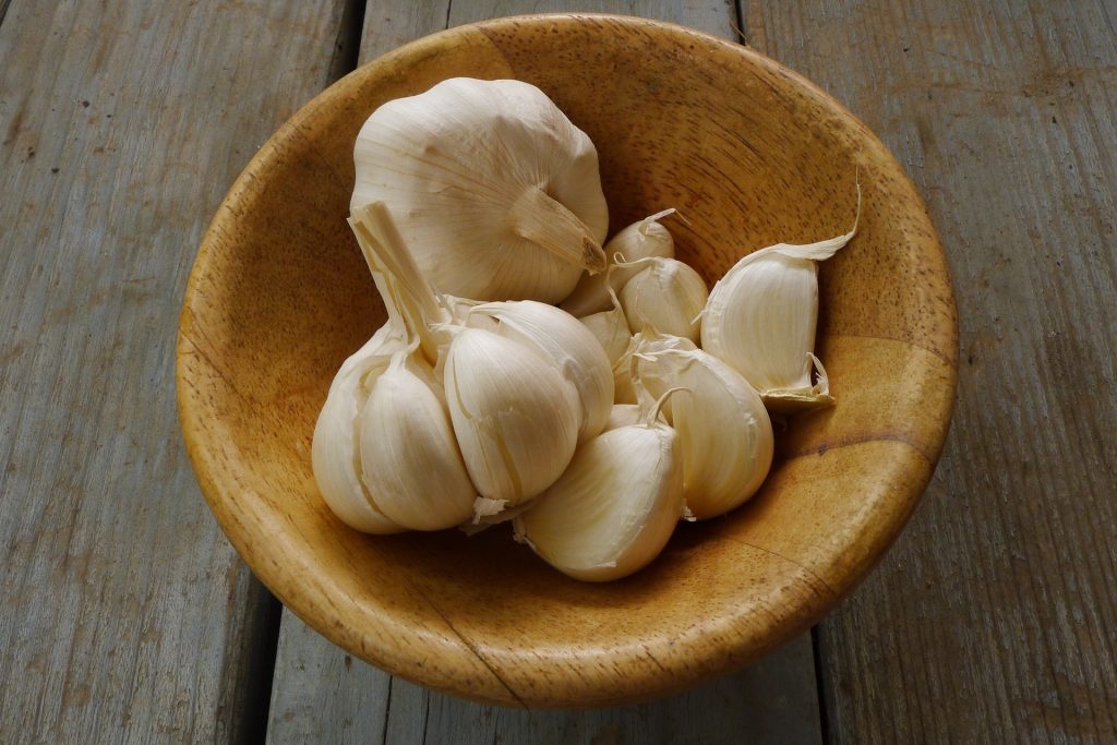 bowl of garlic